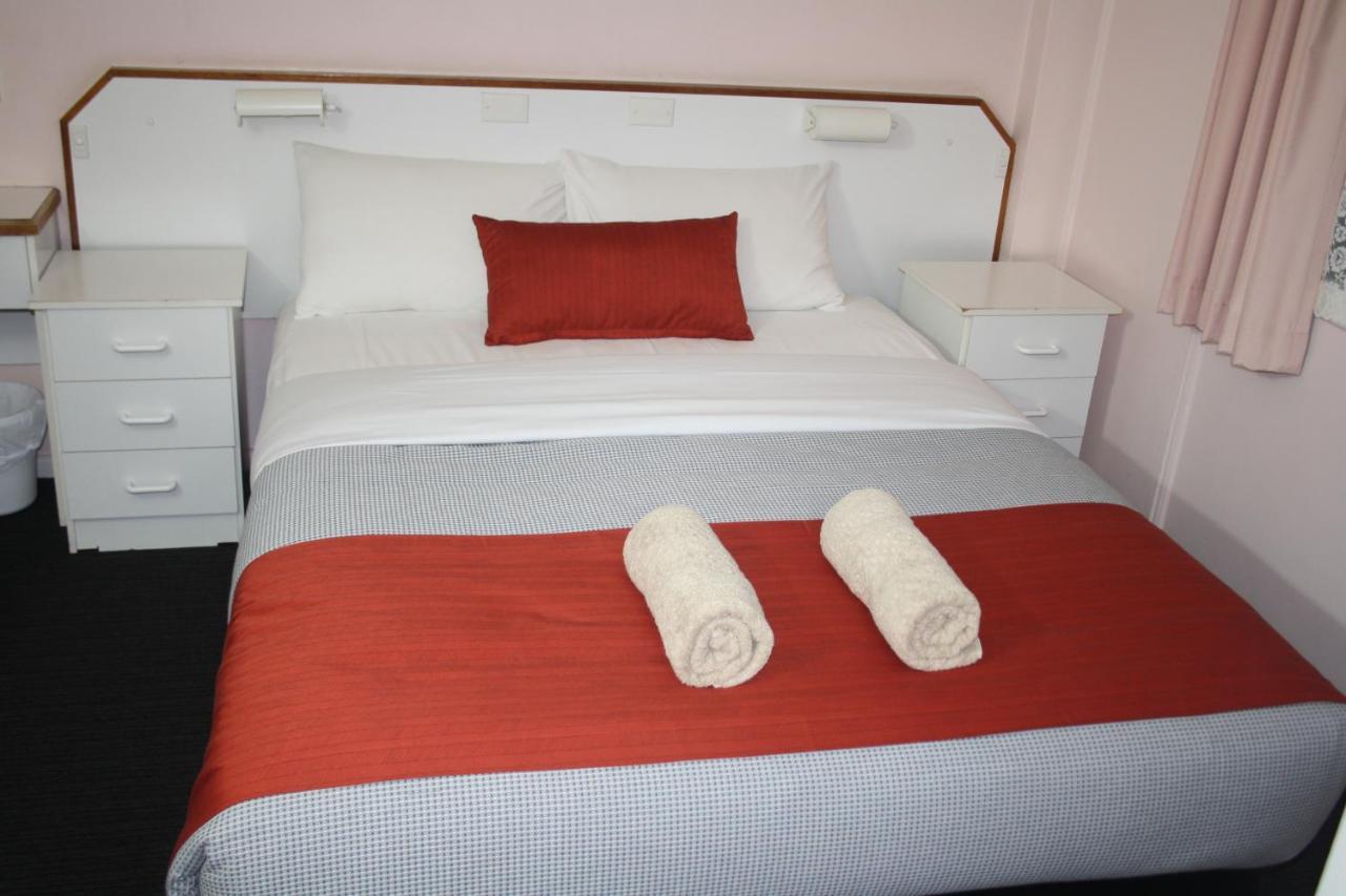 Bradman Motor Inn Кутамундра Экстерьер фото
