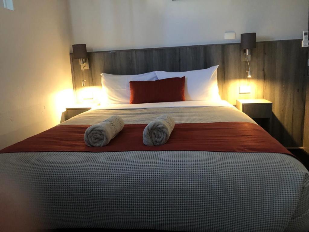 Bradman Motor Inn Кутамундра Экстерьер фото
