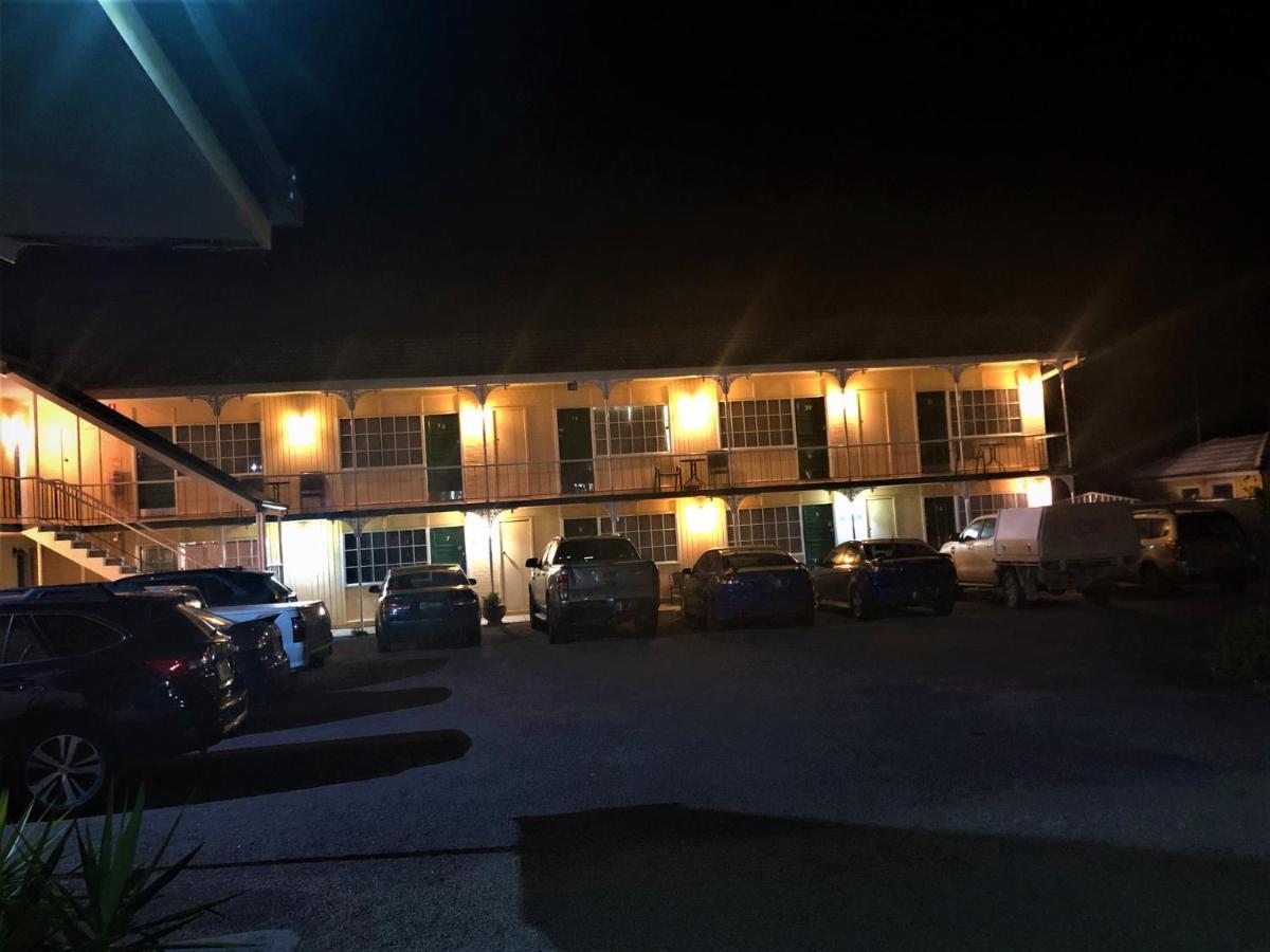 Bradman Motor Inn Кутамундра Экстерьер фото